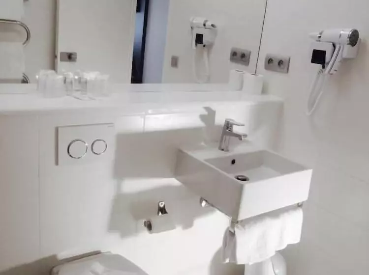 Отель Hôtel Pavillon Des Gâtines