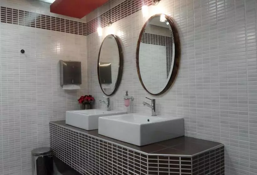 Hotel Prigipikon Suites And Sofites