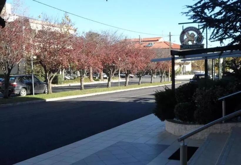 Hotel Prigipikon Suites And Sofites