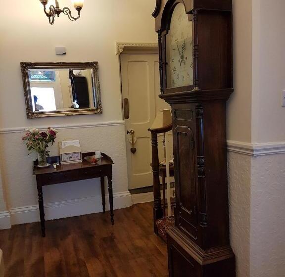 Пансион Dolphin Guest House