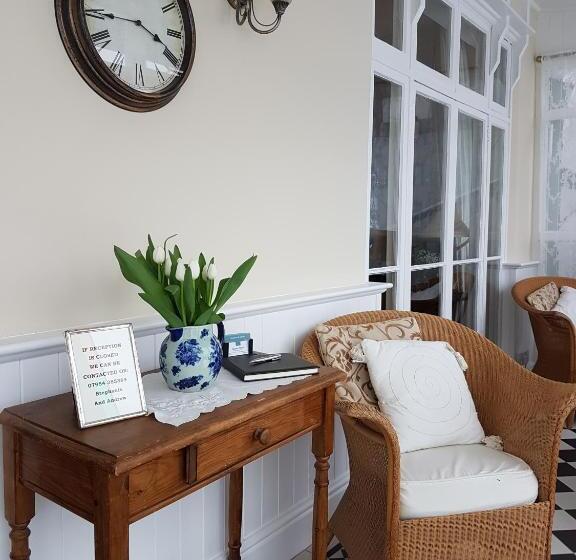 Пансион Dolphin Guest House