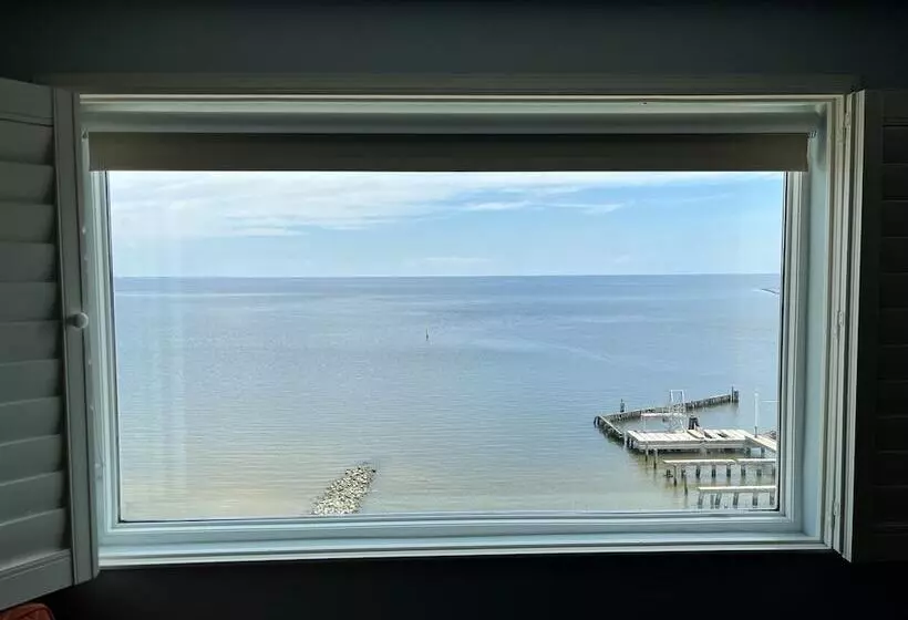 Silver Slipper Casino & Hotel Adults Only