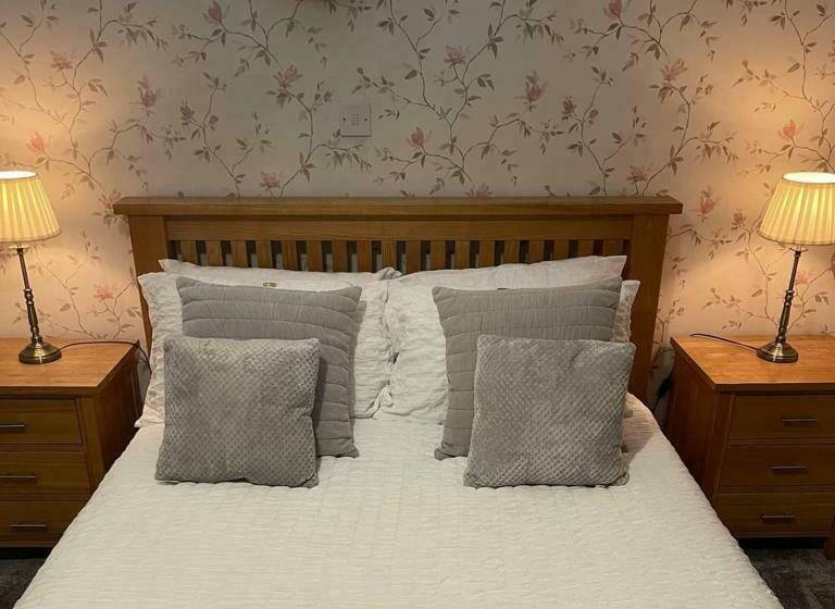 旅馆 Queens Head Inn