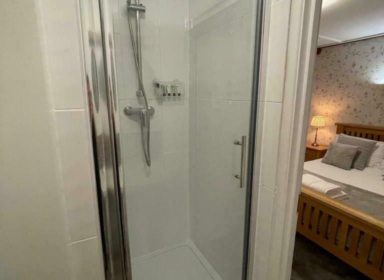 旅馆 Queens Head Inn