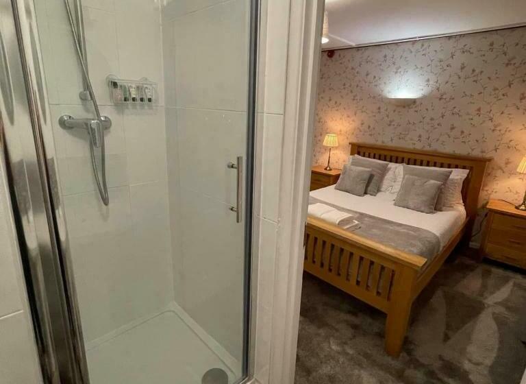 旅馆 Queens Head Inn