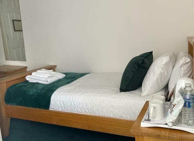 旅馆 Queens Head Inn