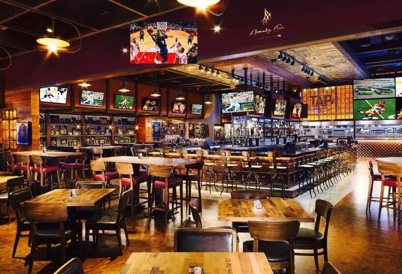 Amalz 2 Bedroom 3 Bathroom Balcony Suites At Mgm Signature !