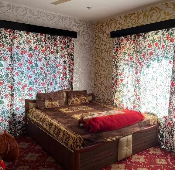 Hotel Kashmir Heaven