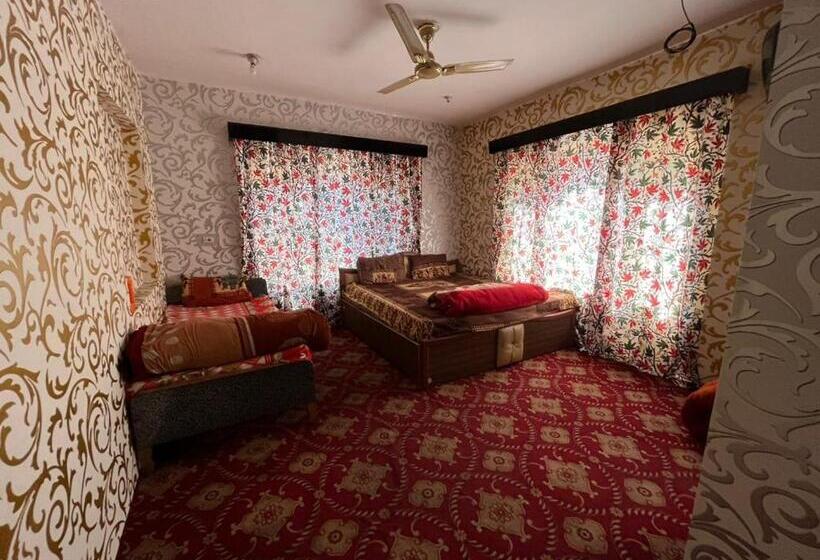 בית מלון כפרי Kashmir Heaven