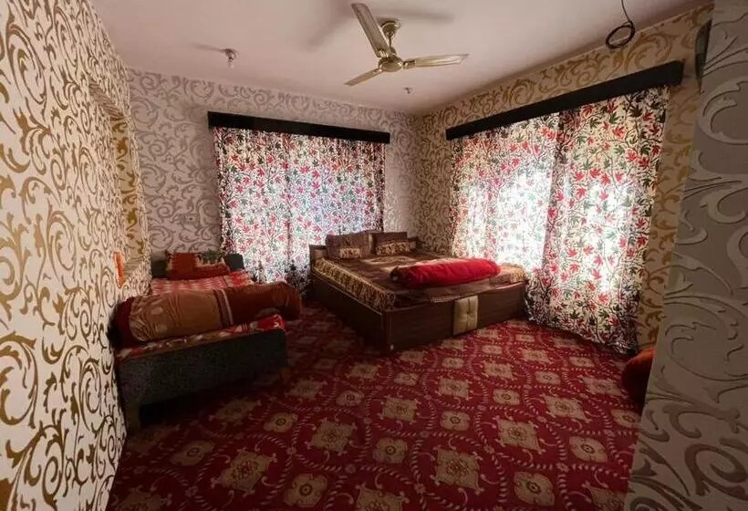 Hotel Kashmir Heaven