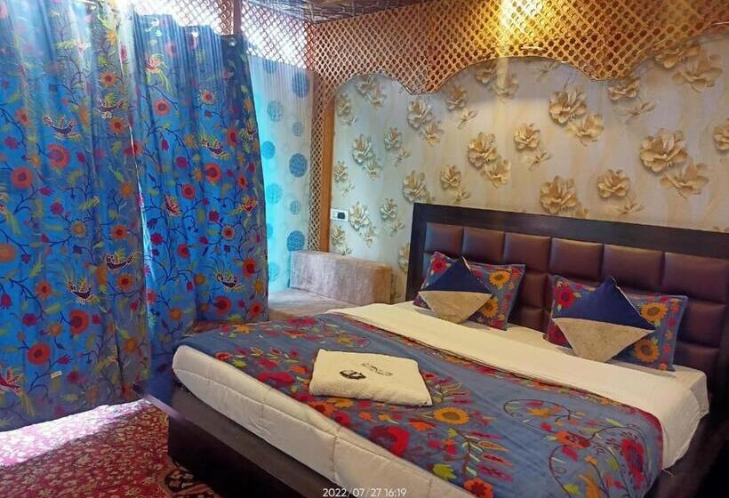 בית מלון כפרי Kashmir Heaven