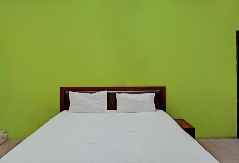 Hotel Oyo 81121 Modern