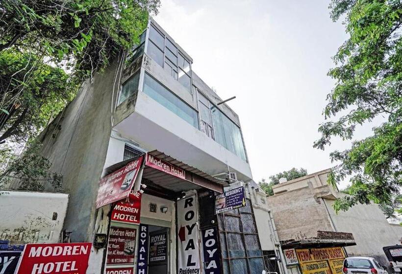 Hotel Oyo 81121 Modern