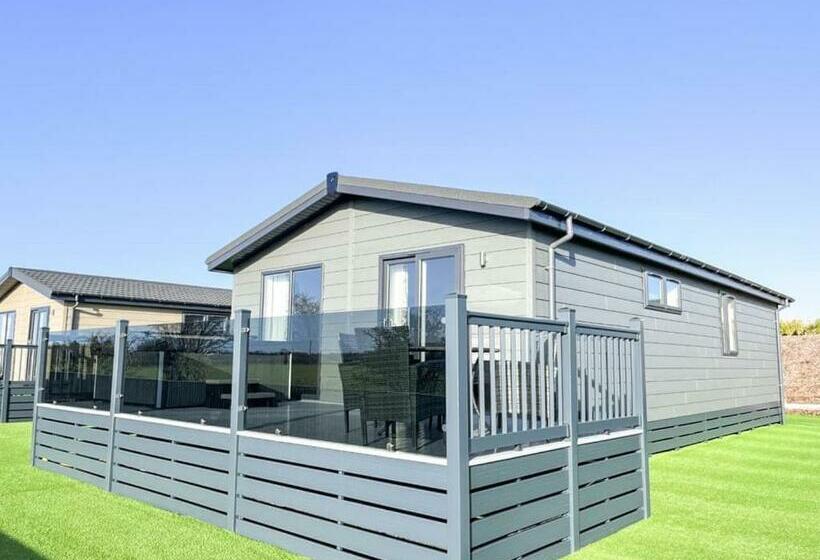 אתר נופש Rookery Manor Lodges