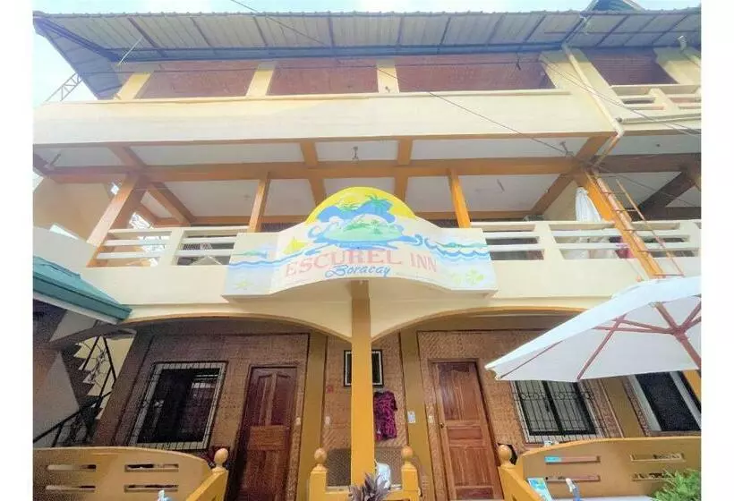Hotelli Oyo 876 Escurel Inn Boracay
