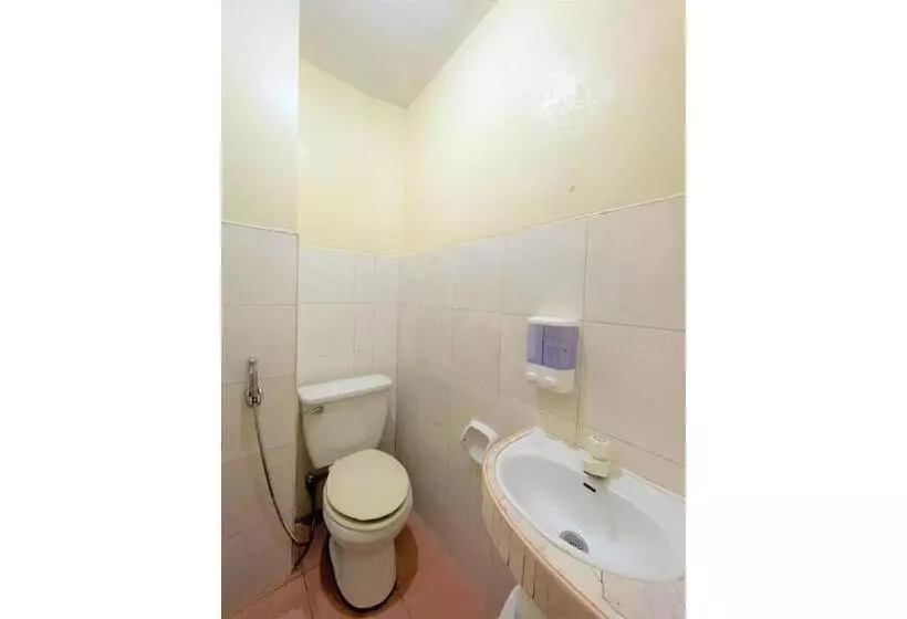 Hotelli Oyo 876 Escurel Inn Boracay