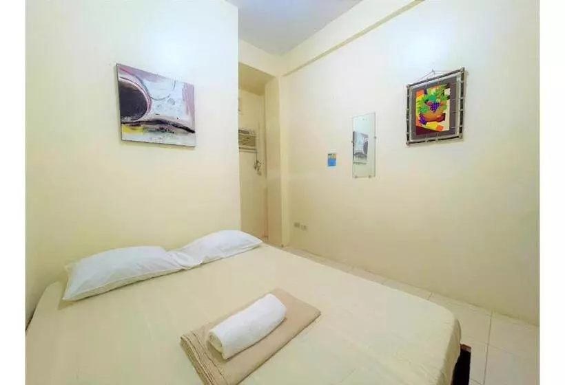 Hotelli Oyo 876 Escurel Inn Boracay