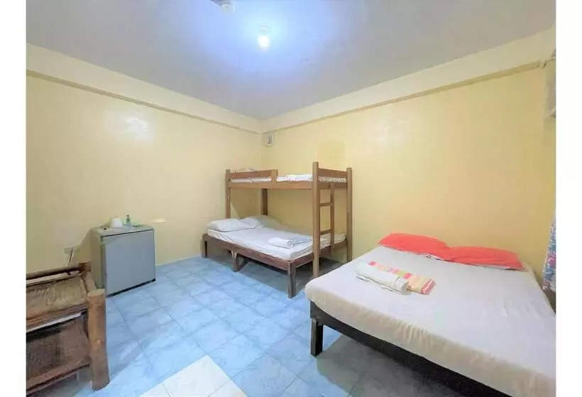 Hotelli Oyo 876 Escurel Inn Boracay