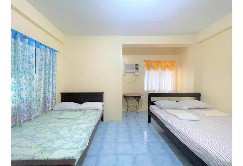 Hotelli Oyo 876 Escurel Inn Boracay