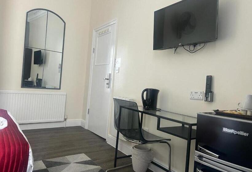 Hotel Saba Rooms And Apartments