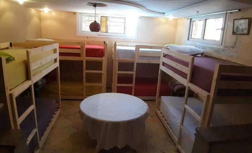 Mubaradise Surf Hostel