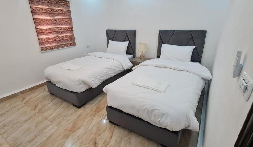 تختخواب و صبحانه Nabateans Home