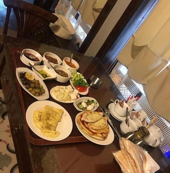 تختخواب و صبحانه Nabateans Home