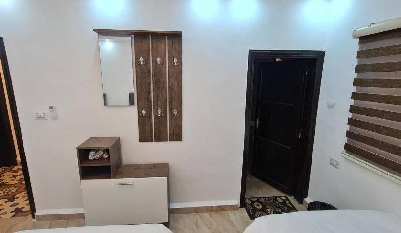 تختخواب و صبحانه Nabateans Home