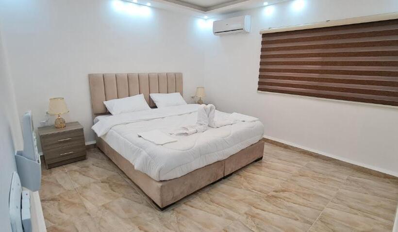 تختخواب و صبحانه Nabateans Home