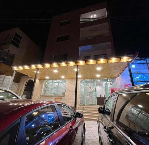 تختخواب و صبحانه Nabateans Home