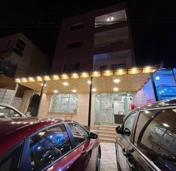 تختخواب و صبحانه Nabateans Home