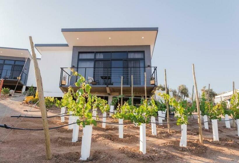 Aamiaismajoitus (B&B) Villa Loar Cabin 6