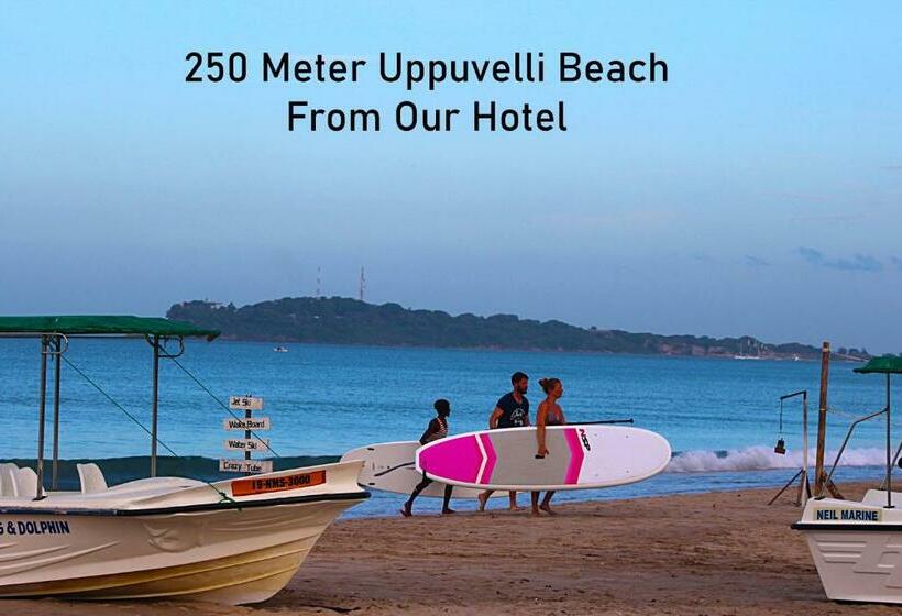 Hotel Uppuveli Beach