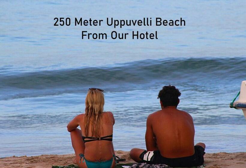 Hotel Uppuveli Beach