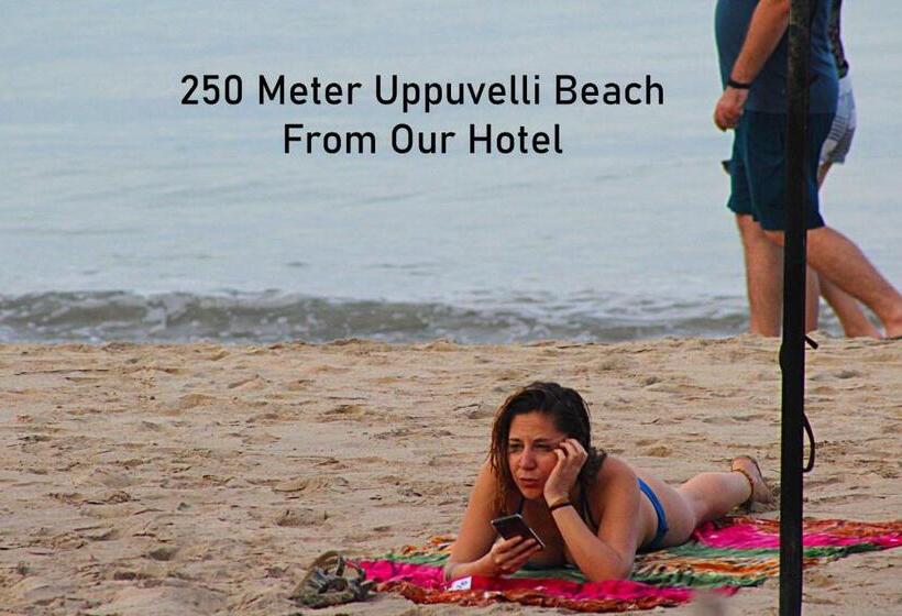Hotel Uppuveli Beach