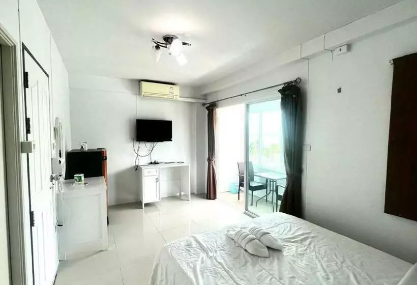 Majatalo Ban Rim Lay Bangsaen Hotel