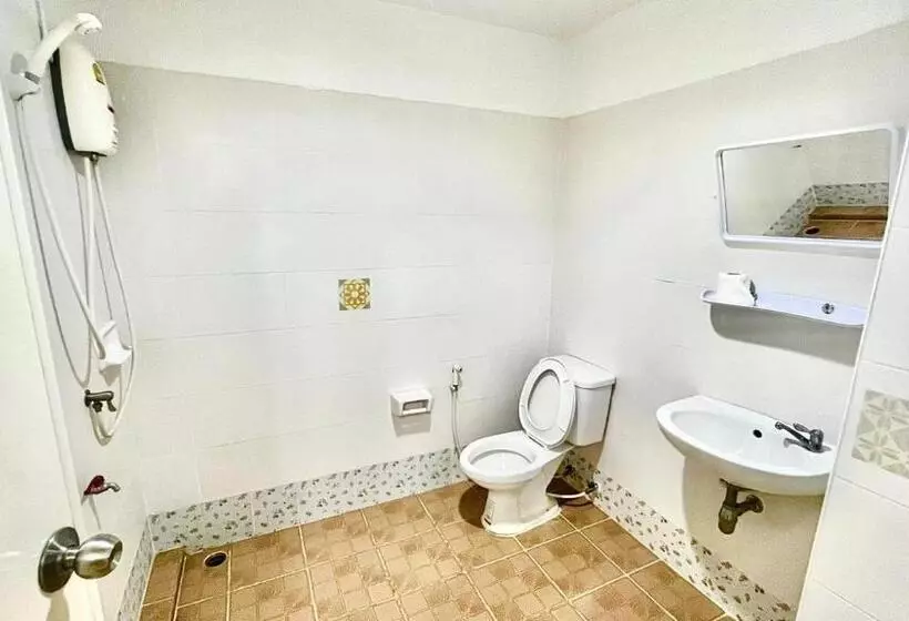 Majatalo Ban Rim Lay Bangsaen Hotel