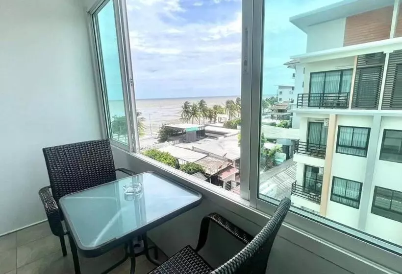 Majatalo Ban Rim Lay Bangsaen Hotel