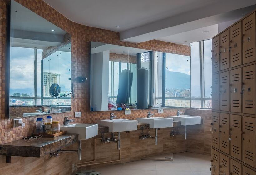 هتل Mahabir Palace