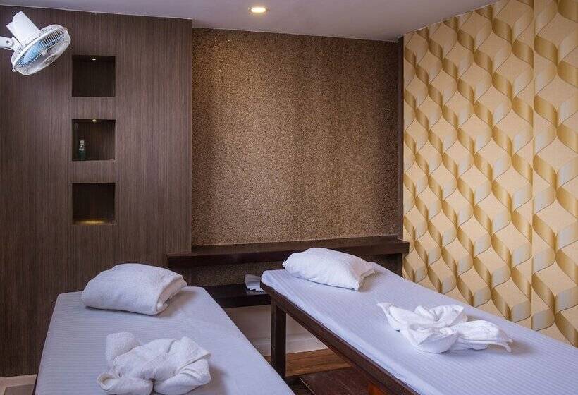 هتل Mahabir Palace