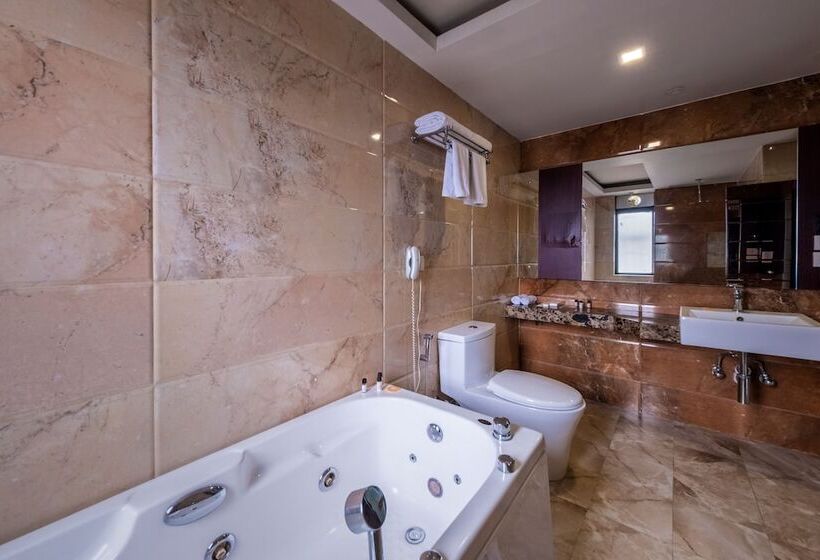 هتل Mahabir Palace