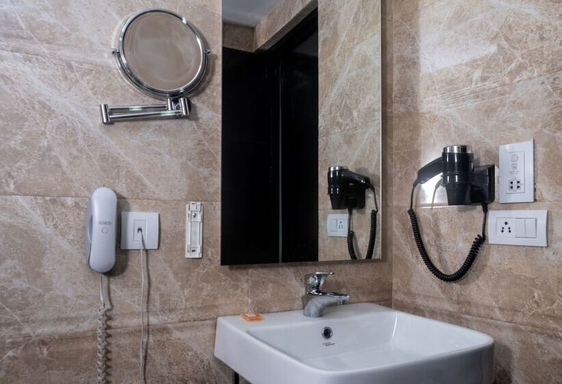 هتل Mahabir Palace