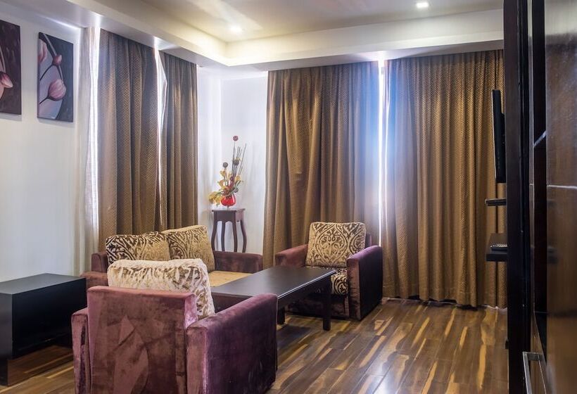 هتل Mahabir Palace