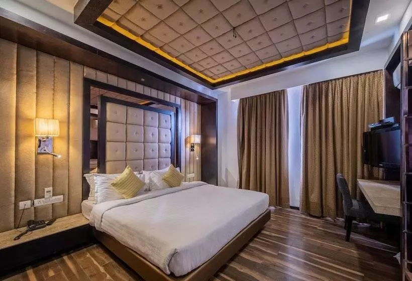 هتل Mahabir Palace