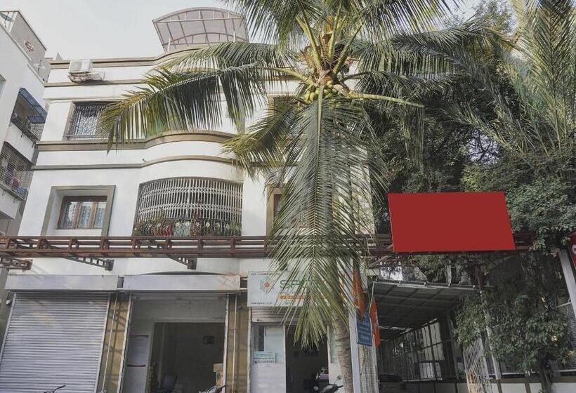 Hotel Super Townhouse The Upper Room Near Pune Airport