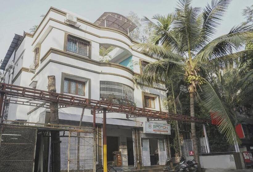 Hotel Super Townhouse The Upper Room Near Pune Airport