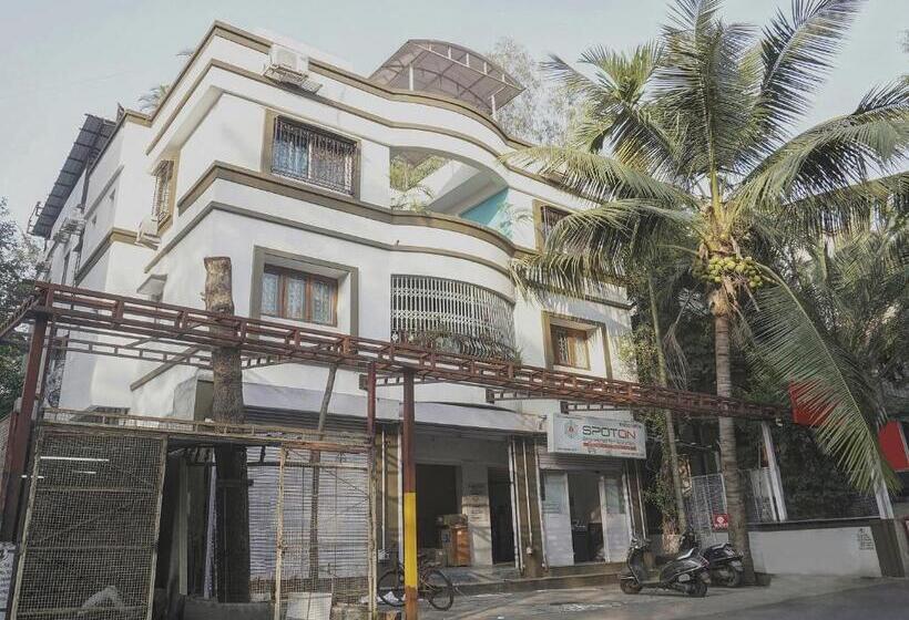 Hotel Super Townhouse The Upper Room Near Pune Airport