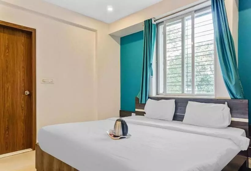 Hotelli Super Townhouse The Upper Room Near Pune Airport