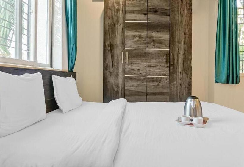 Hotel Super Townhouse The Upper Room Near Pune Airport