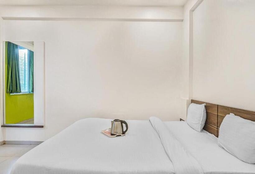 Hotel Super Townhouse The Upper Room Near Pune Airport